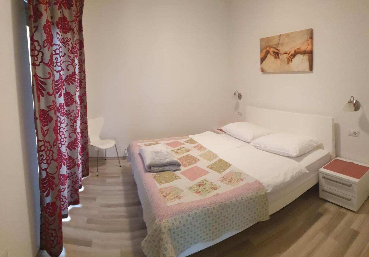 Apartment Ema *