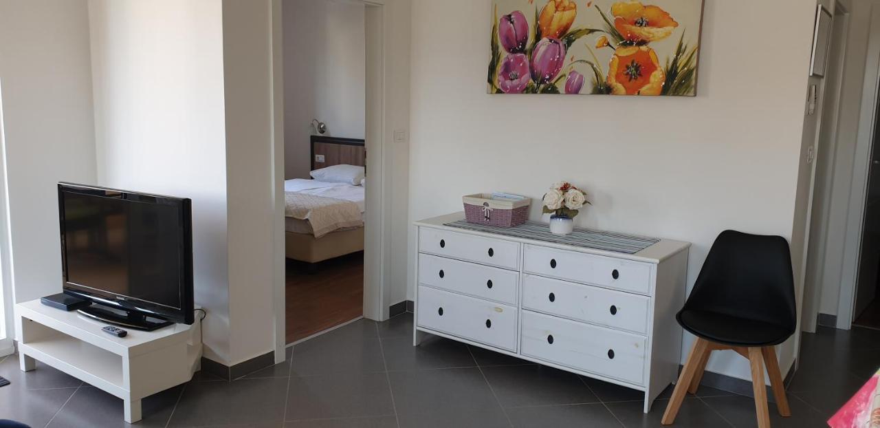 Ema Apartment