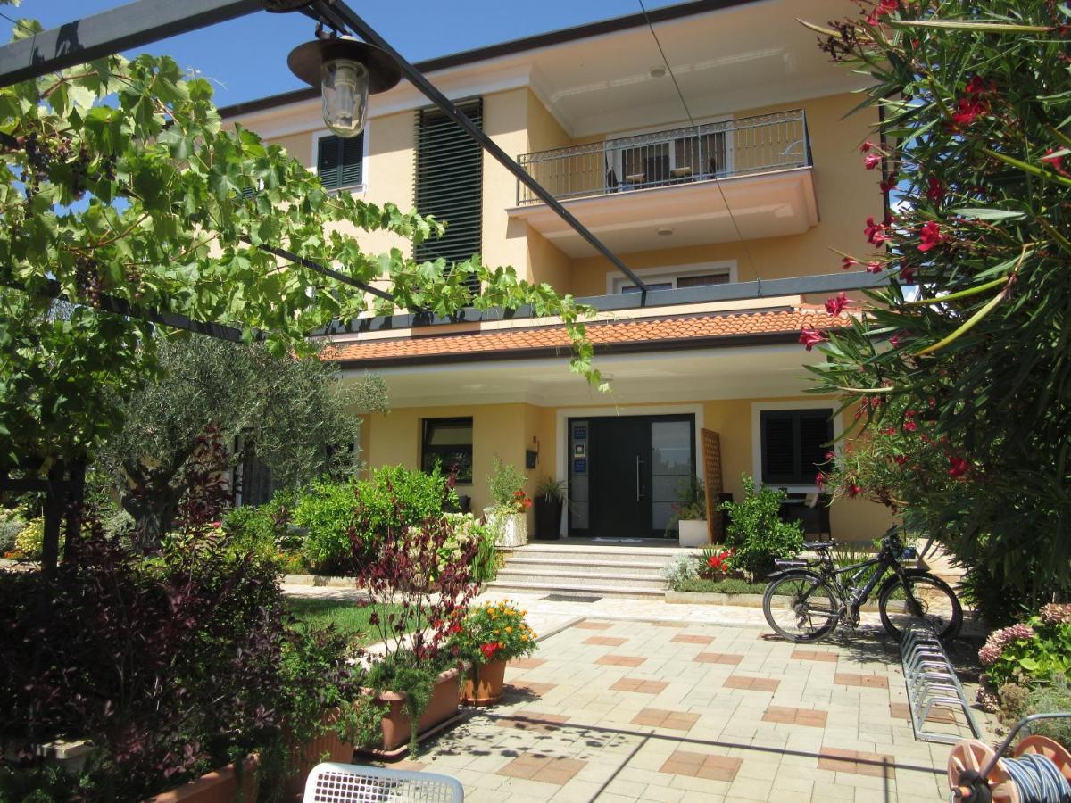 Apartment Ema